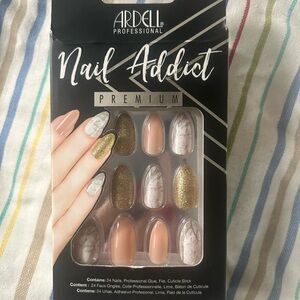 Ardell Nail Addict Premium Gold and Marble False Nails